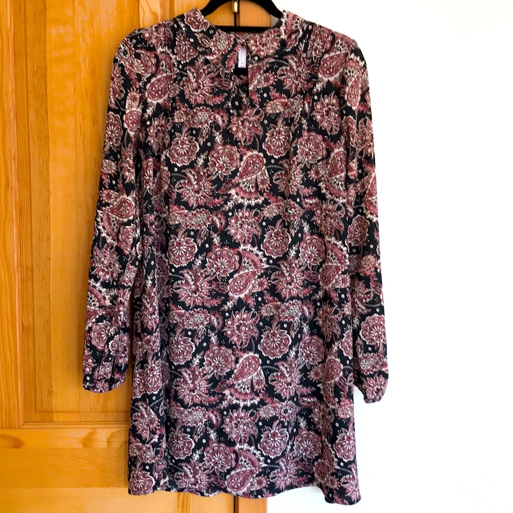 Women’s long sleeve collar dress